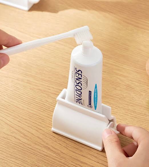 TOOTHPASTE SQUEEZER